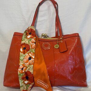 TANGERINE COACH PATENT LEATHER KISS CLASP L1276-F19215 PURSE